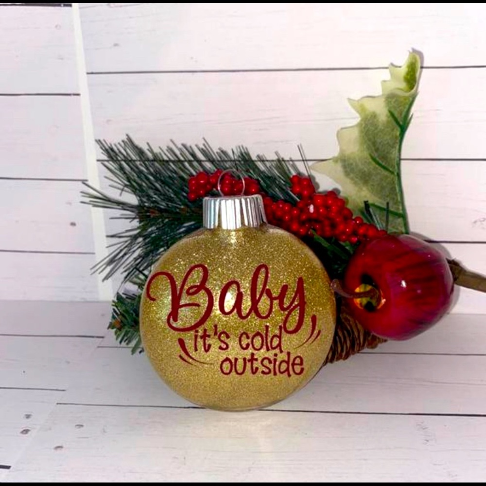 Round Plastic Christmas Ornaments